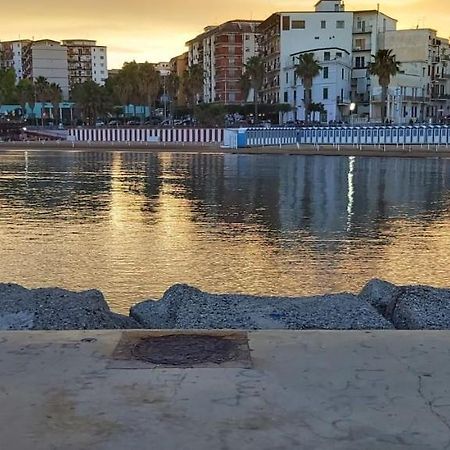 B&B I Viaggi Di Edo Crotone Bagian luar foto