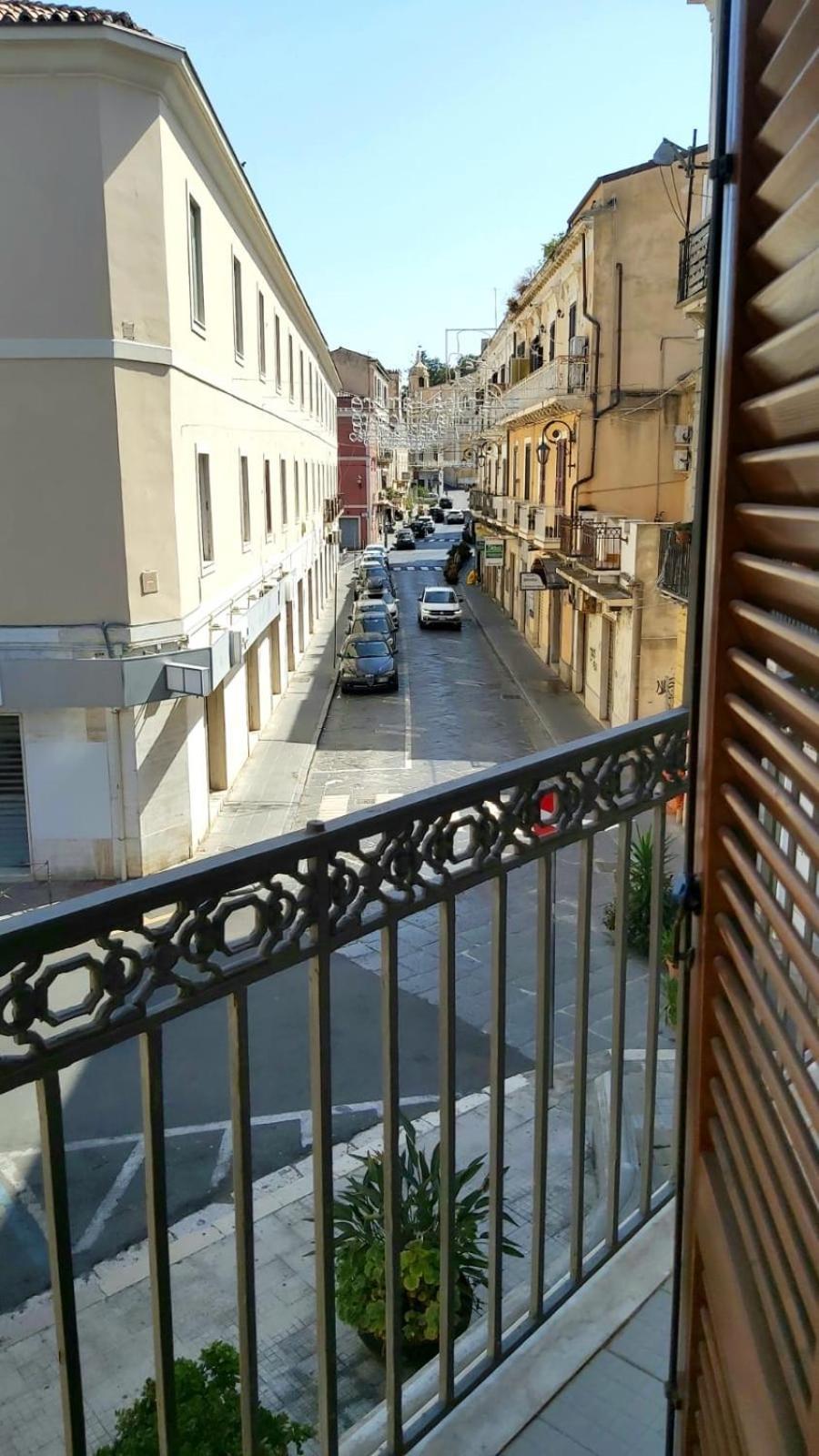 B&B I Viaggi Di Edo Crotone Bagian luar foto